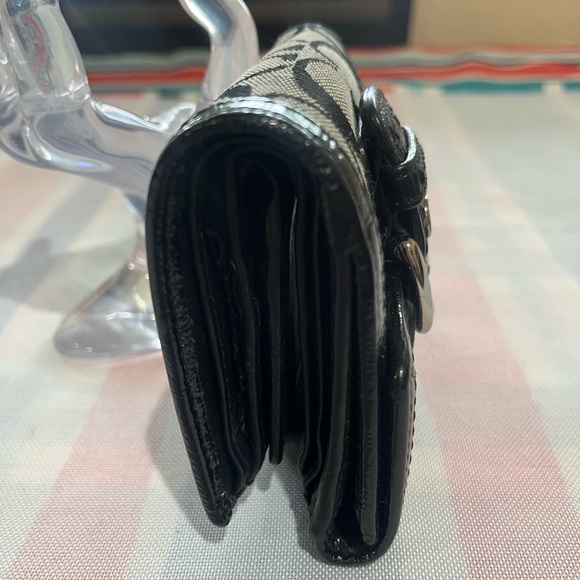 Coach Signature Wallet EUC - Picture 3 of 10